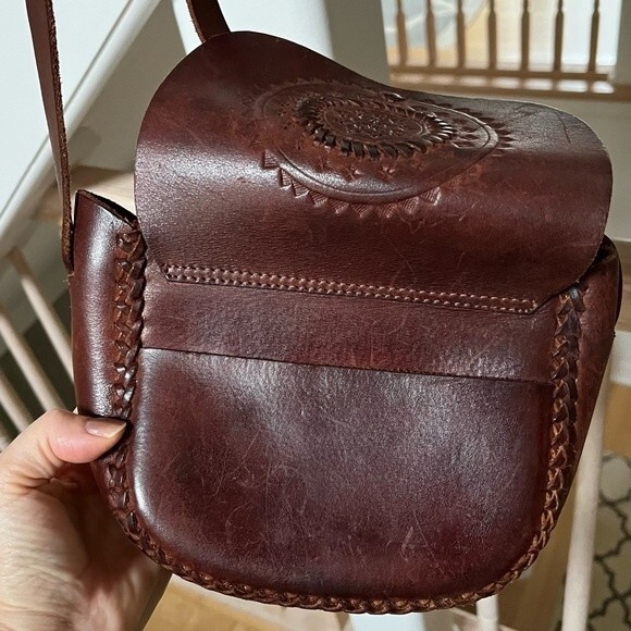 Handmade Vintage Tooled And Woven Leather Crossbody Bag in Deep Rich Brown - Picture 8 of 13